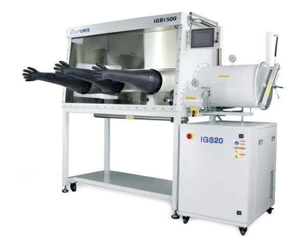 Three-glove Glovebox